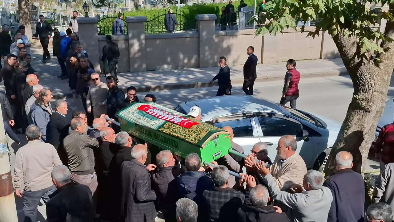 Konya’da yürek yakan veda! Kahvehanede öldürülen İbrahim Aktaş toprağa verildi 9